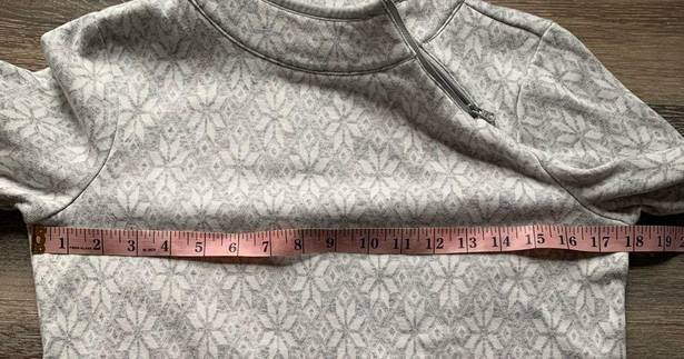 Talbots T by  Off White & Gray Snowflake Sweater S Petite