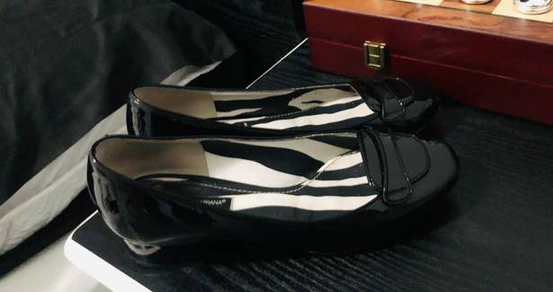 Dolce & Gabbana black patent woman's shoe size 6