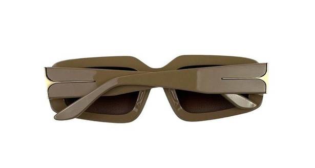 The Room Dezi Eyewear - Read  Rectangular Frame Sunglasses in Beige