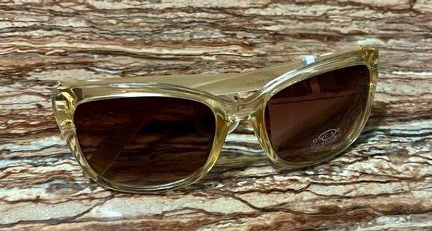 Oscar de la Renta  Sunglasses NWT