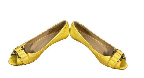 Frye  Yellow Leather Buckle Detail Peep Toe Wedges Women SZ 6