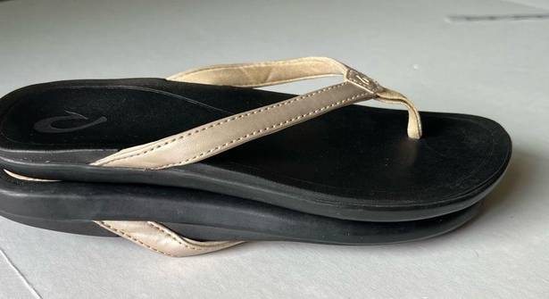 Olukai  Ho’opio Sandals bubbly/ black size 7 flip flops