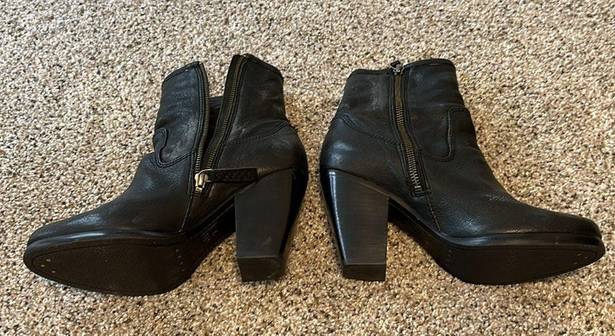 Frye Gorgeous Black Leather  Boots, Size 7M, Nearly New Condition