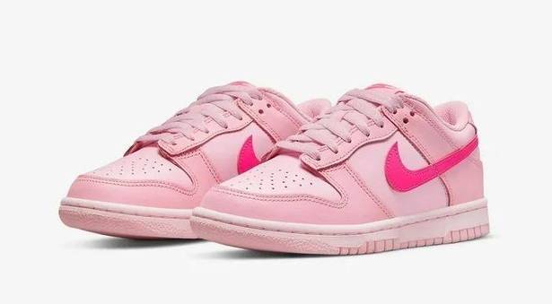 Nike Dunk Low Triple Pink