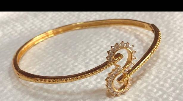 infinity Vge  Rhinestone Gold Tone Bangle Bracelet