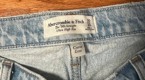 Abercrombie & Fitch 90’s Straight Ultra High Rise Jeans 