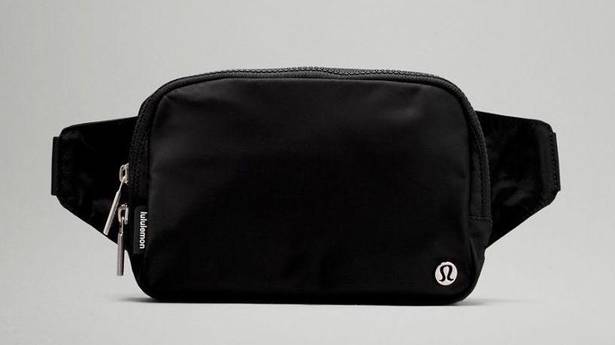 Lululemon Everywhere Belt Bag