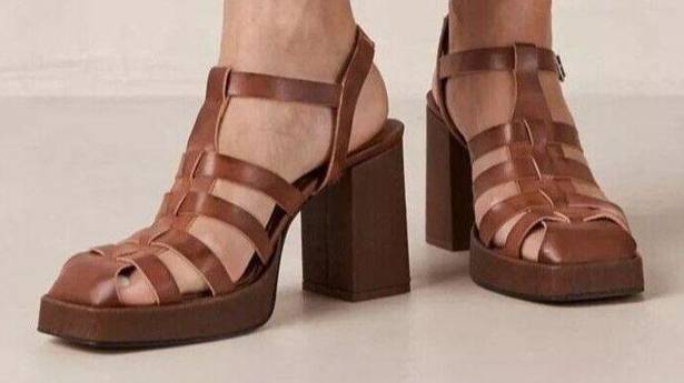 Urban Outfitters SVegan Rollers Vegan Caramel Leather Platform Fisherman Heel Size US7/UE 38