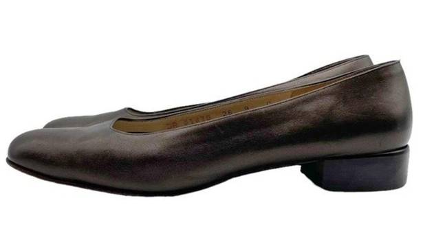 Salvatore Ferragamo  Shoes Bronze Italian Leather Square Toe Flats Women’s Size 9