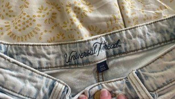 Universal Threads Shorts