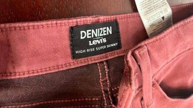 Levi’s Denizen high -rise  Blue Jeans Levi