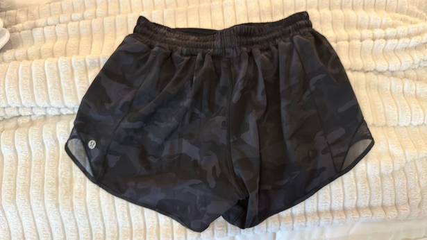 Lululemon Hotty Hot Shorts 4” Black Camo Size 6