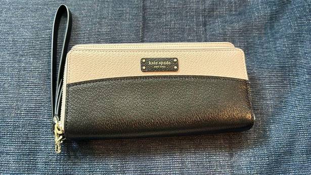 Kate Spade Wristlet