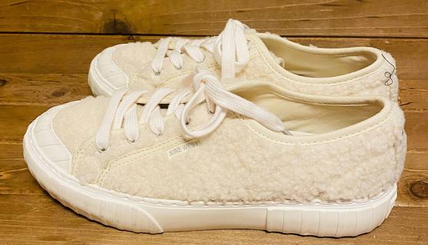 Nine West NWT  women's Hazie 2 fashion sneakers size 8 off white