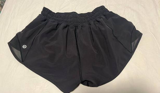 Lululemon Hotty Hot Low-Rise Lined Short 2.5