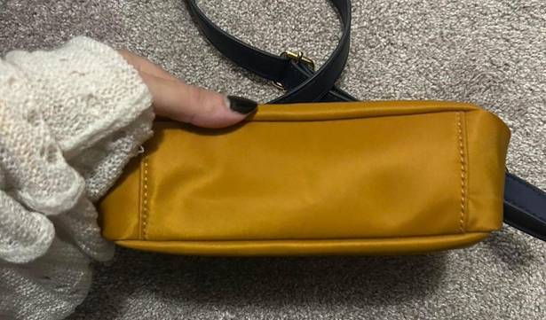 Tommy Hilfiger Crossbody Bag