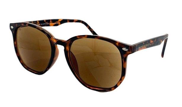 Privé Revaux NWOT Prive Revaux The Connoisseur Polarized Sunglasses - Brown Tortoise -3.5 New without tags, case included.