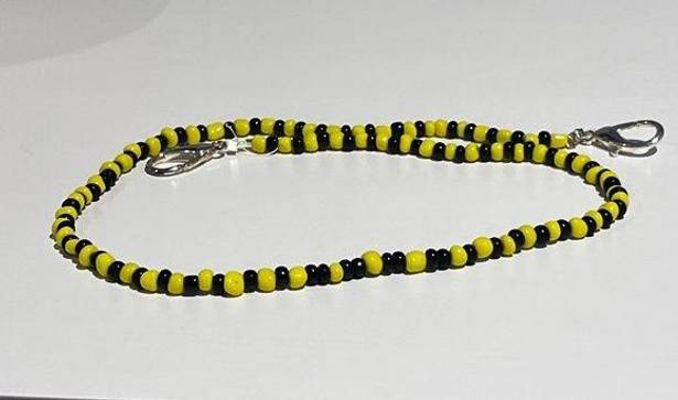 Black Bead Yellow and  clips for your glasses and masks