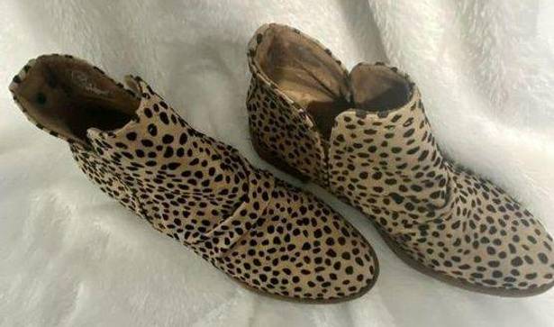 blowfish  Vegan Ankle Boots. Women’s size 6.5 Leopard pattern. Pre loved