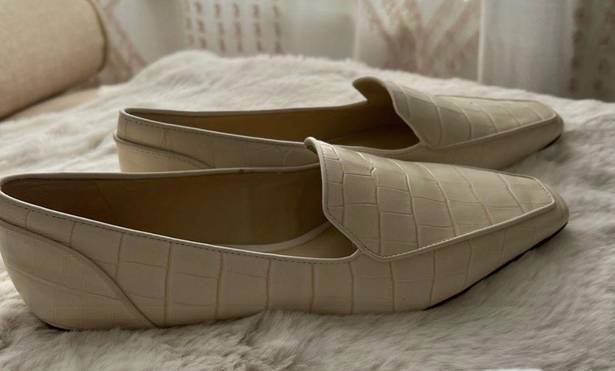 Vince Camuto Kallassa Off White Croc Embossed Square Toe Leather Loafers Size 10