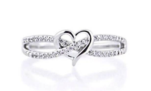 infinity  Heart Ring. Size 7