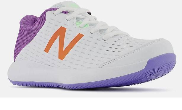 New Balance  696 V4 Athletic Hard Court Tennis Shoes White / Mystic Purple 8