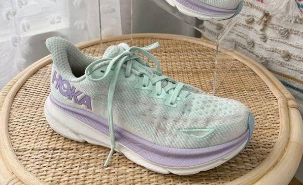 Hoka  One One Clifton 9 Sunlit Ocean Lilac Mist Road-Running Sneakers Women’s 7.5