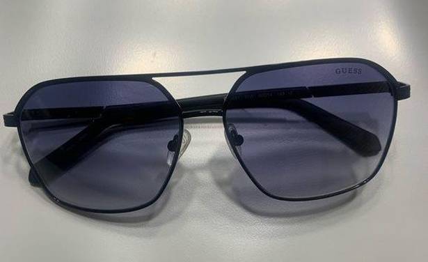 GUESS  Sunglasses-Brand New