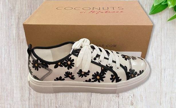 Daisy Bravo  Sneakers by Matisse 8.5