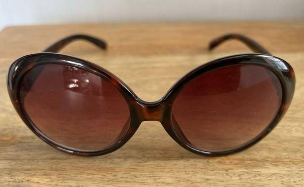 Oleg Cassini  sunglasses