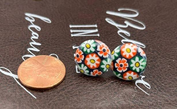 Daisy Vintage 1960s Retro White  Floral Cabochon Stainless Steel Earring Studs