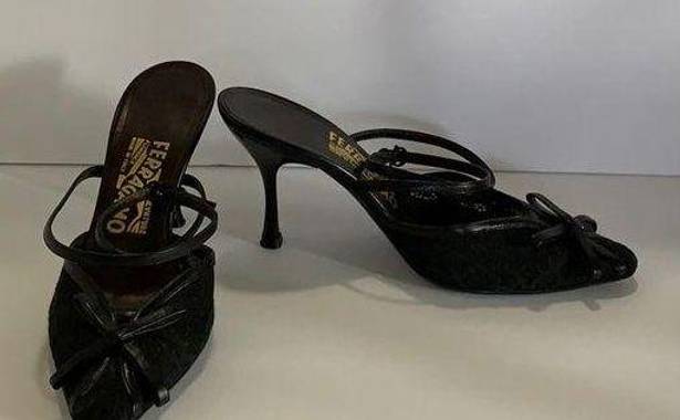 Salvatore Ferragamo  Black Sandals Shoes  6 Italy Versatile bow RARE HTF GORGEOUS