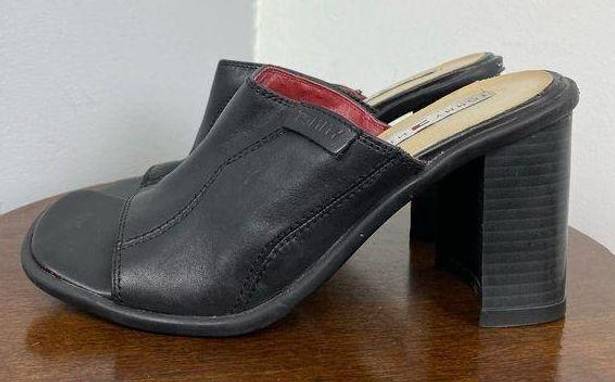 Tommy Hilfiger  Vintage Black Heel Slides Sz 7