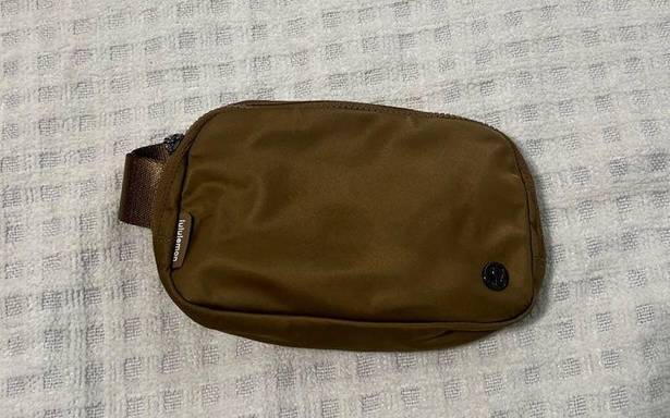 Lululemon  Everywhere Belt Bag - Burnt Caramel