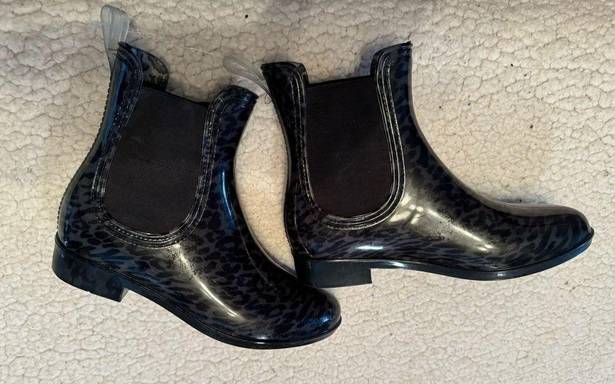 INC  Rain Boots Size 5