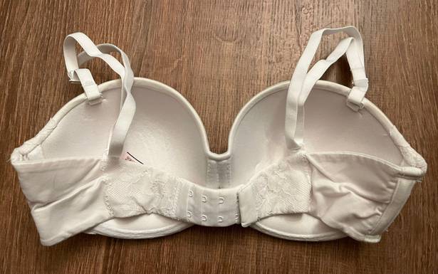 Victoria's Secret Bra (can be strapless)