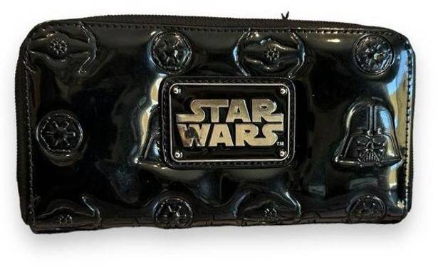 Star Wars Loungefly  Black Patent Embossed Wallet