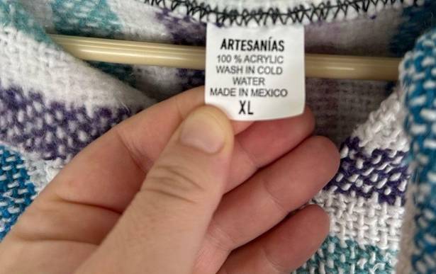 Artesanias Womens Hooded Poncho Size XL