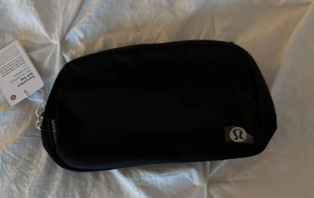 Lululemon Everywhere Belt Bag