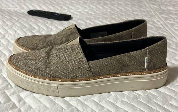 Toms Parker Snake Print Slip On Loafers Comfort Shoes Womans Size 7