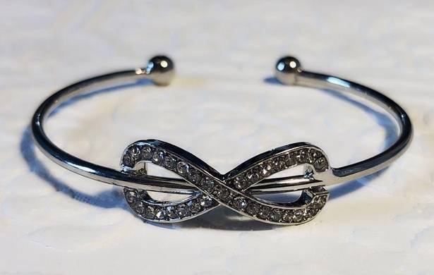 infinity New silver  crystal bracelet one size