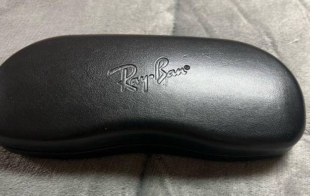 Ray-Ban  glasses case in great condition