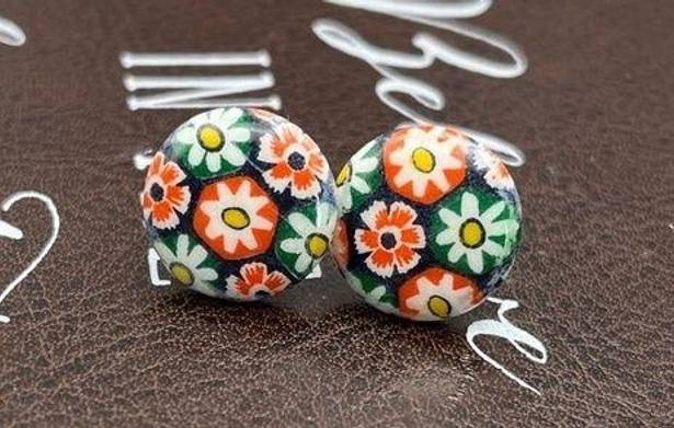 Daisy Vintage 1960s Retro White  Floral Cabochon Stainless Steel Earring Studs