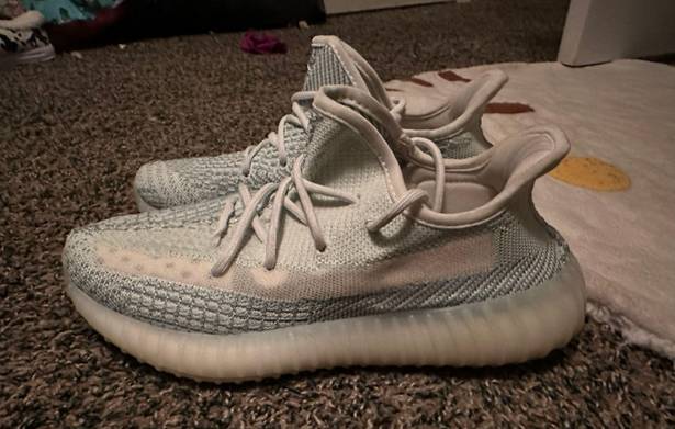 Adidas Yeezy 350 Cloud