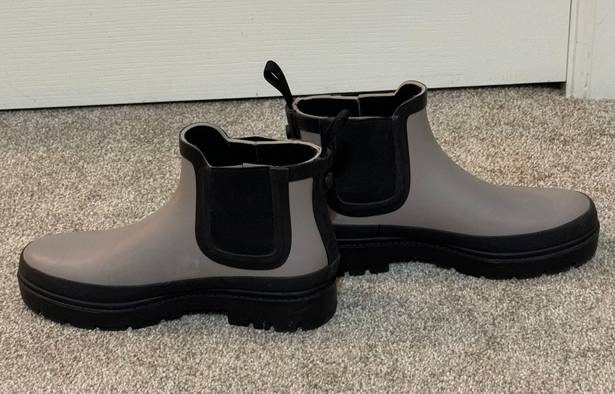 Mini Rain boots Multiple Size 6