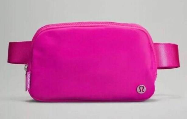 Lululemon Everything Belt Bag Sonic Pink 1L