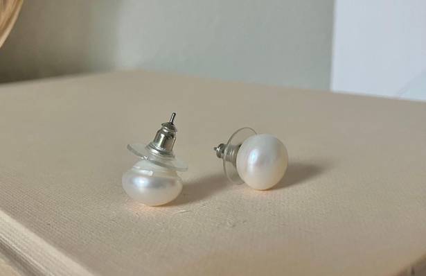 Vintage “Hannah” Coin Pearl Stud Earrings White Neutral Minimal Classic Simple Jewelry