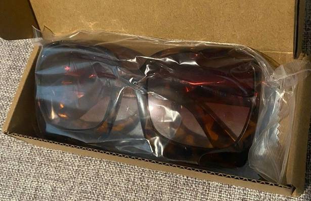 New Fashion Sunglasses In Box, Offers Welcome