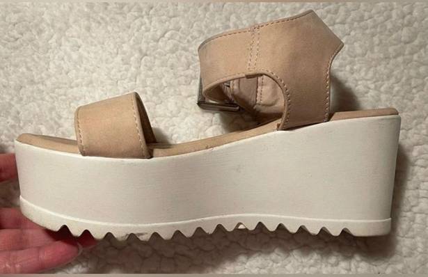 Suede nude platforms Size 5