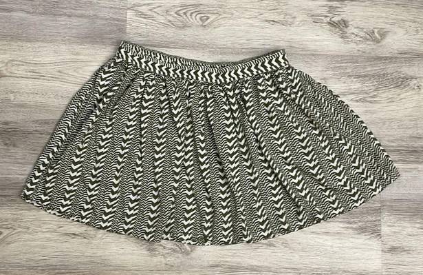 American Eagle Green & White Aztec Stripes Print Circle Mini Skirt Size Medium